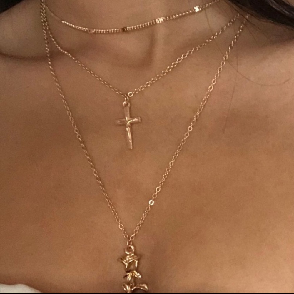 LAYERED GOLD NECKLACE